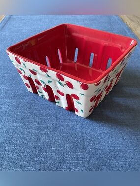 NWT Red & White Ceramic Berry Basket Adorned With Cherries, Farmhouse/Country